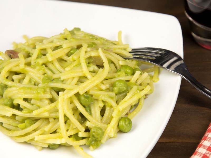 7 Tasty Pasta Side Dishes For Salmon Pasta with Peas